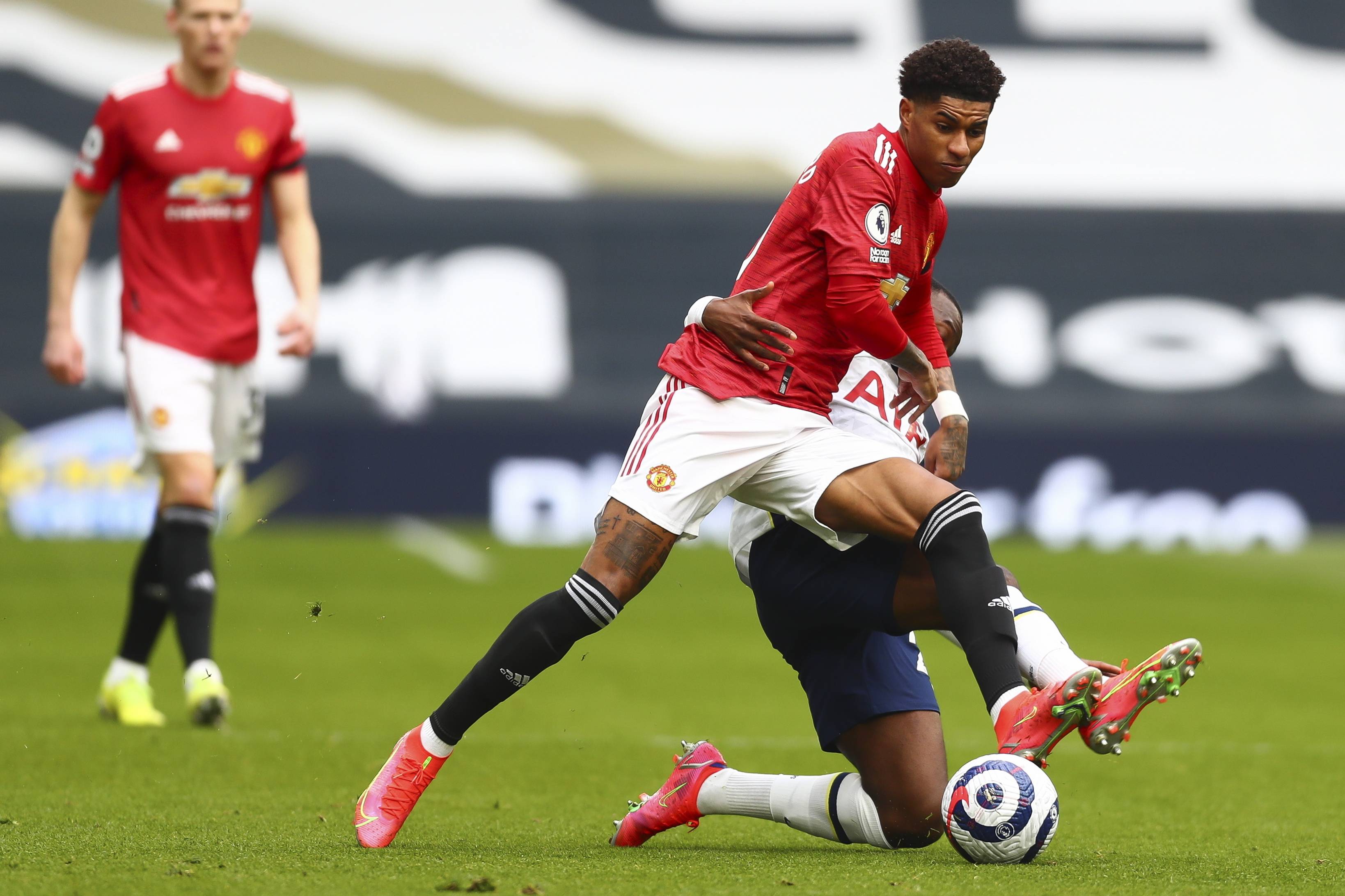 一个相对 一个相对